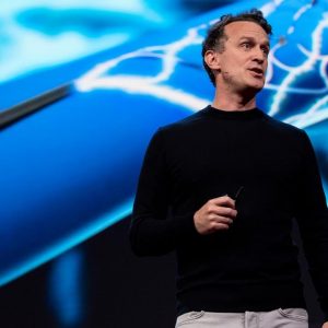 A Brain Implant That Turns Your Thoughts Into Text | Tom Oxley | TED